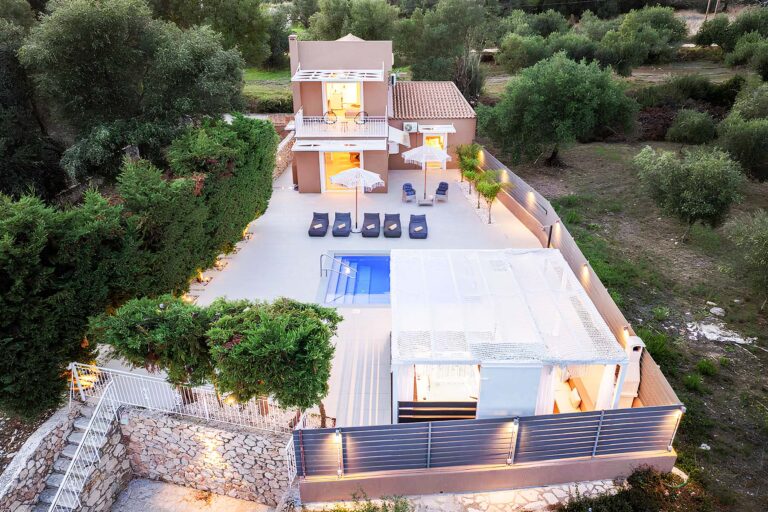 2123-10-look from the sky to the villa and poo