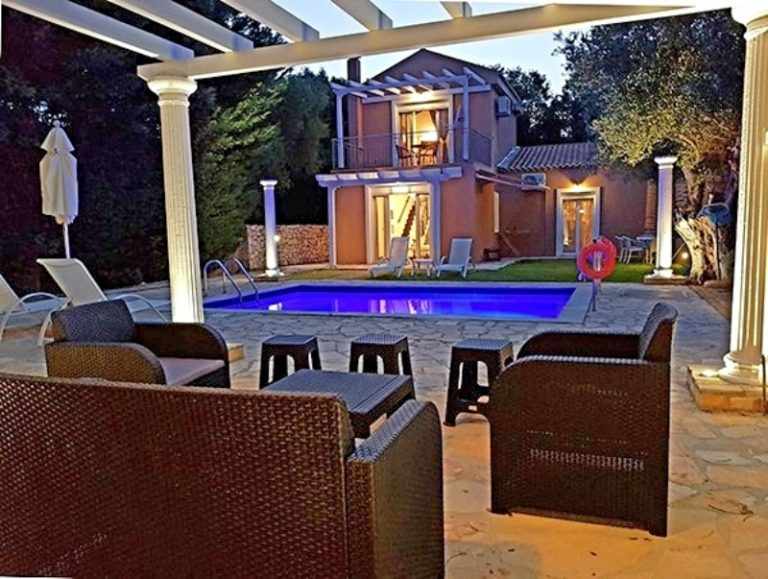 luxury villa-2123-view of the pool