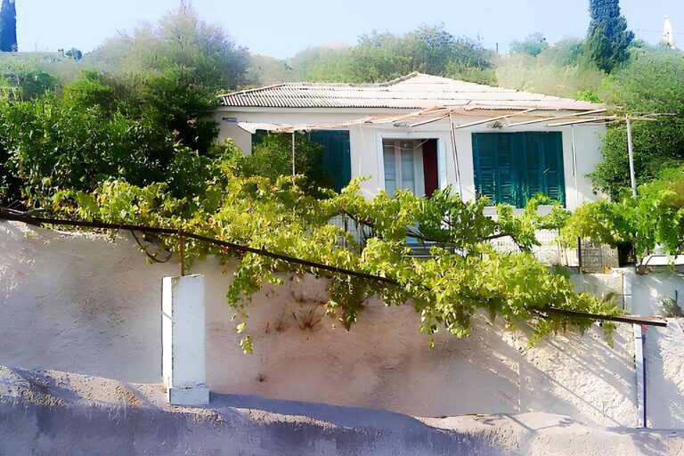 old-house-with-garden-2157