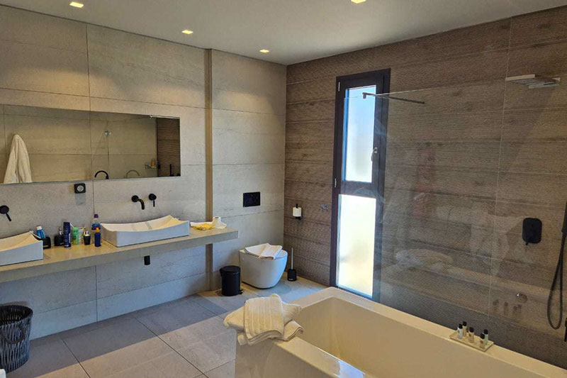 villa-3340-the first bathroom