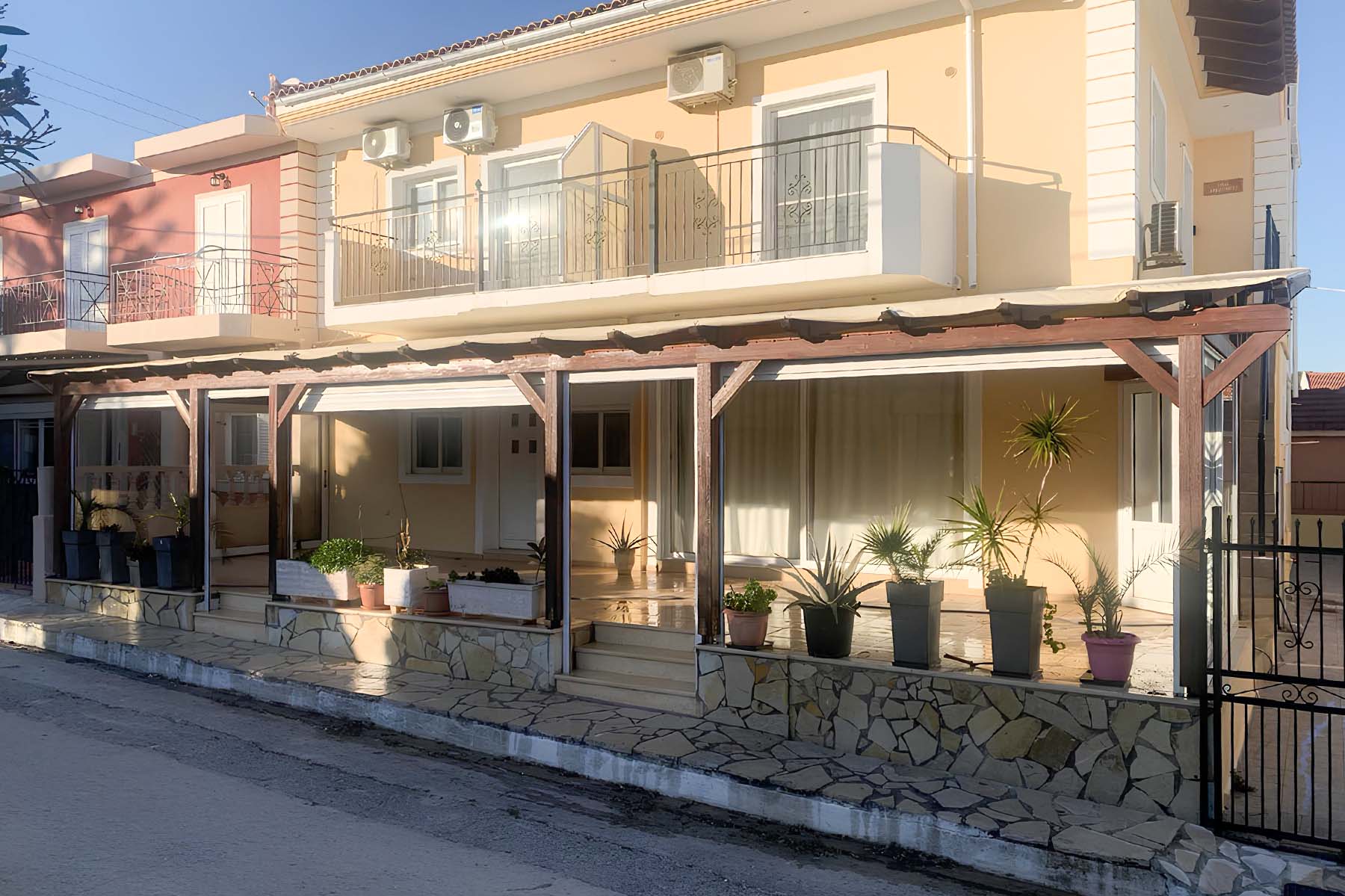 view of the entrance of the apartment in Skala - property id 3371