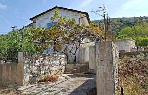 two storey house-2103-view of the house from the road