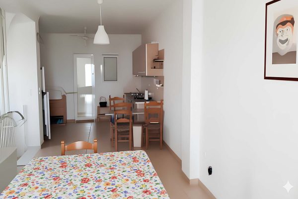 τραπεζαρία της κατοικίας στην Πάστρα - Κωδ. Ακινήτου 2083