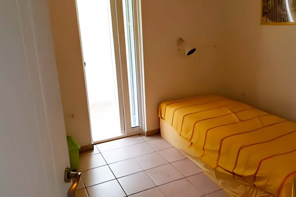 μικρό υπνοδωμάτιο κατοικίας στην Πάστρα - Κωδ. Ακινήτου 2083