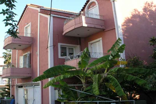 2736-apartment-building-10
