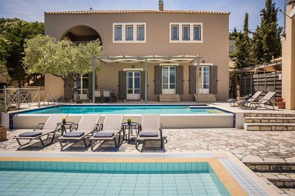 villas-3011-two pools