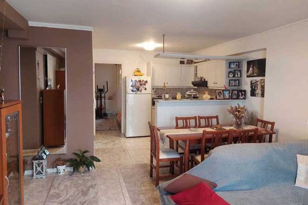 apartment-3051-side view of the living room