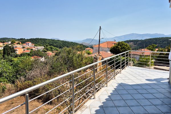 house-3329-large balcony