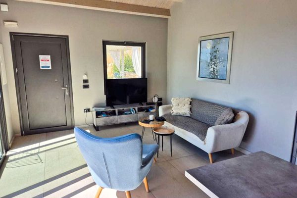 vila-3340-saloni