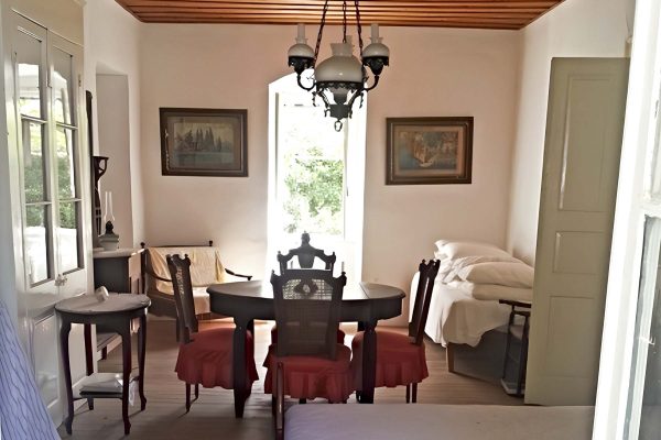 Τραπεζαρία σε κατοικία στα Μακριώτικα - Κωδ. Ακινήτου 1993