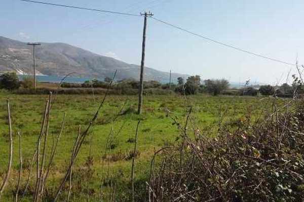 A 14,000 sq.m parcel is for sale in Lixouri, in Kefalonia