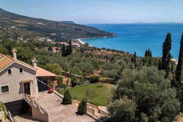 villa-9999-view of the villa and landscape