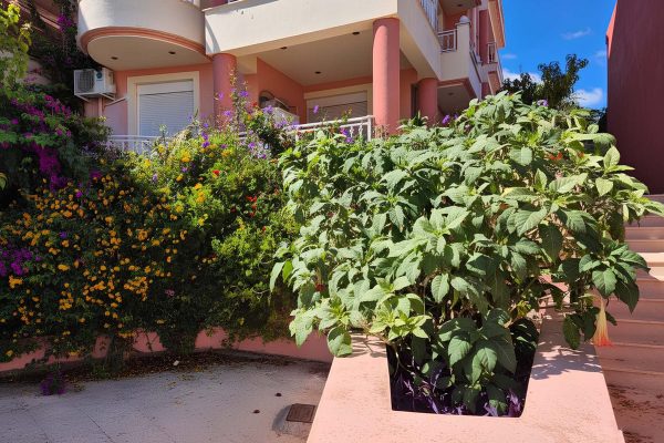 side view of the apartment in Argostoli - property id 3343