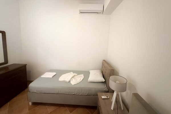 view of the bedroom of the apartment in Skala - property id 3371