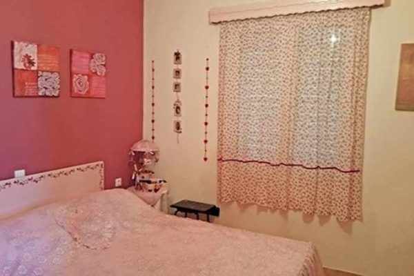 maisonette-2322-first bedroom