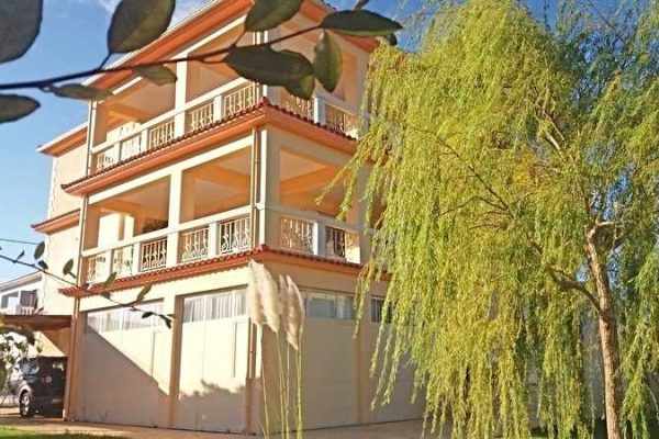 residence complex-2122-view of the building