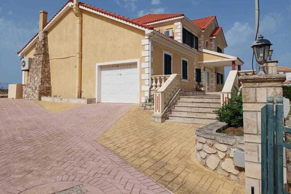 villa-2972-with garage