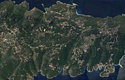 A 2,892.87 sq.m buildable plot is for sale in Markoulata, Kefalonia