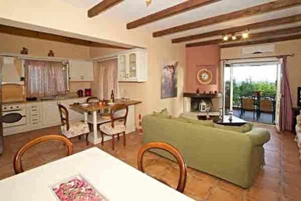 luxury villa-2050-view of dining room