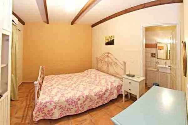 luxury villa-2050-first bedroom