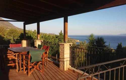 villa-9999-view of the porch