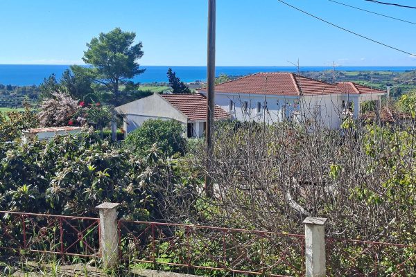 house with views of the village in Mihalitsata - property id 3361