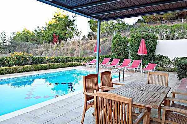 villa-2583-pisina protis villas