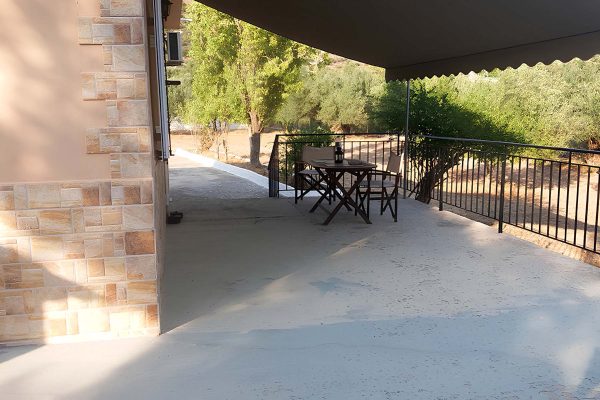 view of the patio of the house in Minies - property id 2249