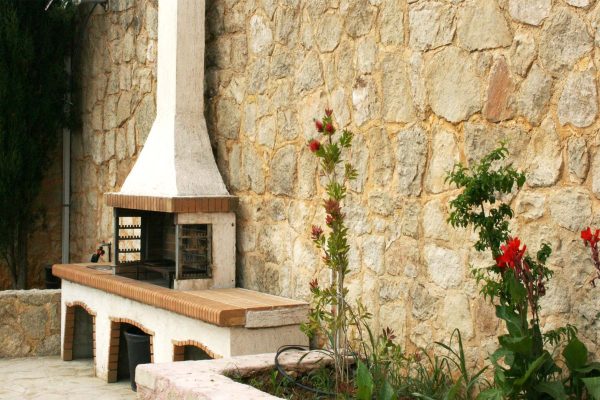 Μπάρμπεκιου συγκροτήματος στα Κομποθεκράτα - Κωδ. Ακινήτου 2156