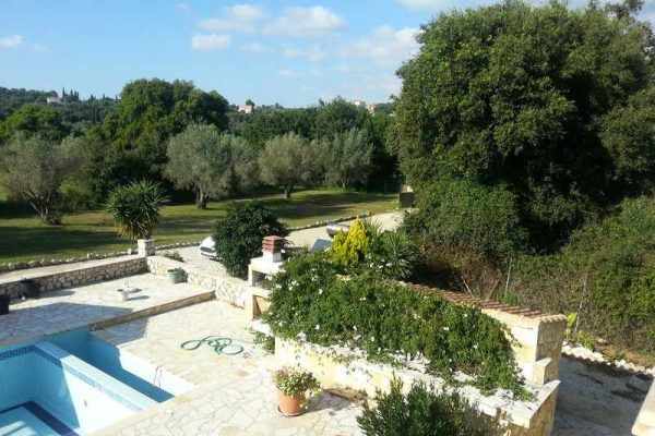 villa-2033-view of the garden