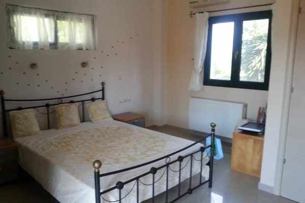 villa-2033-view of the third bedroom