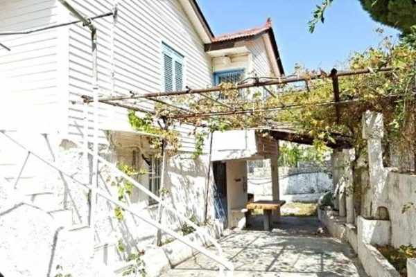 two storey house-2103-side view of the house