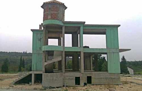 unfinished maisonette-2474-view of the building