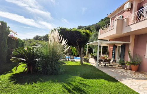 villa with beautiful garden in Katelios - property id 3341